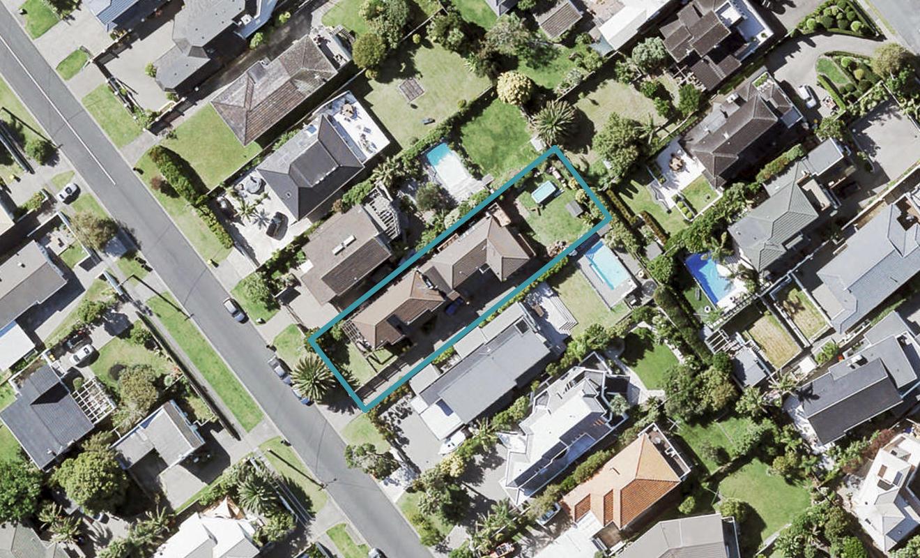 1/43 Gulf View Road, Murrays Bay, Auckland - Carousel 1