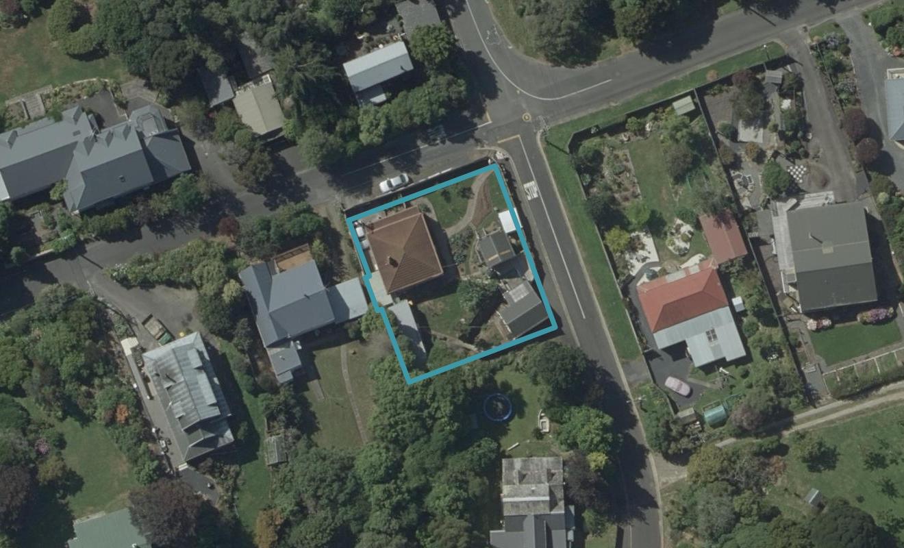18 Waikana Street, Broad Bay, Dunedin - Carousel 1