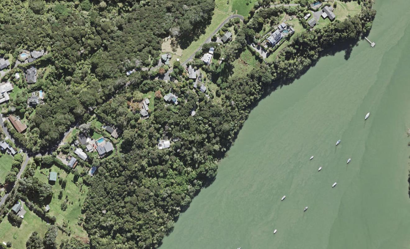 62 Ngarahana Avenue, Paremoremo, Auckland - Carousel 1