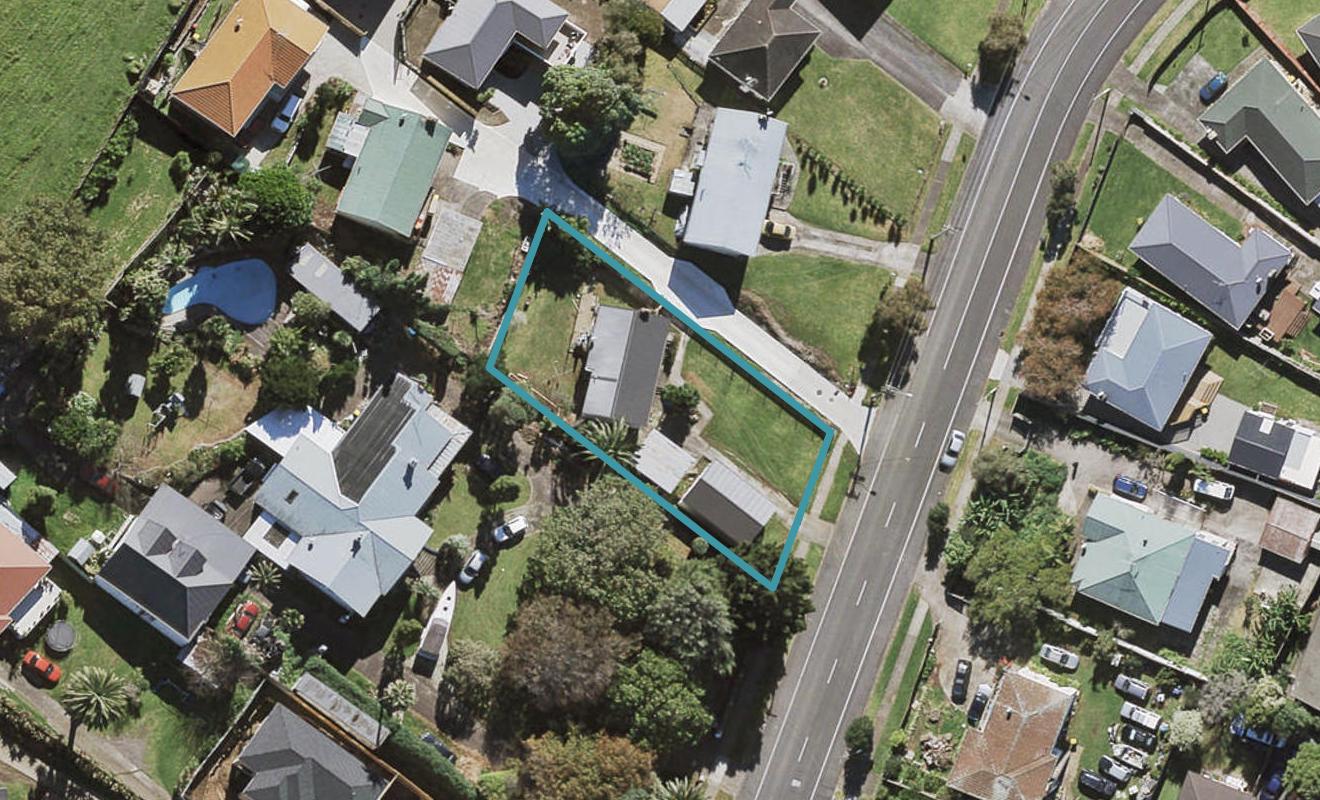 60 Mountain Road, Mangere Bridge, Auckland - Carousel 1