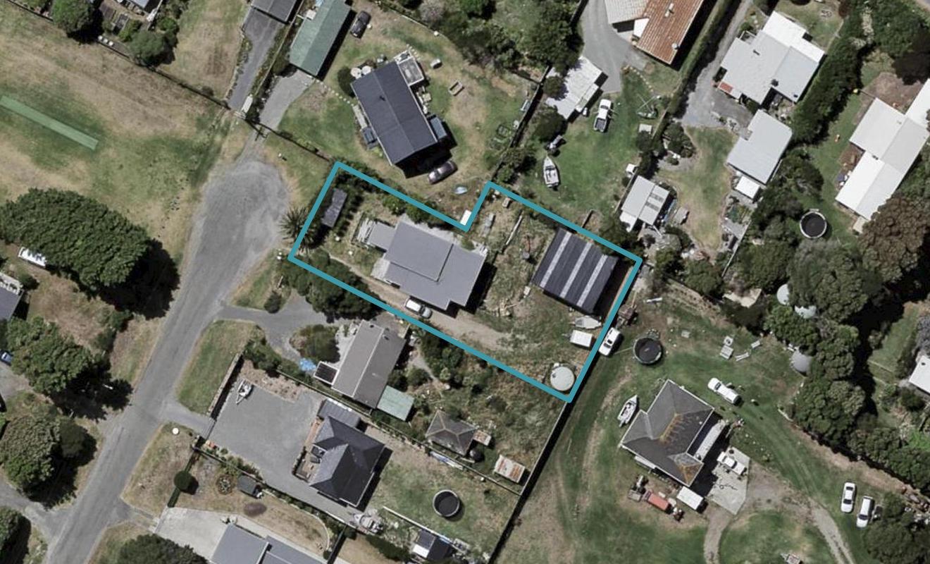 2 Gawler Street, Te Horo Beach - Carousel 1