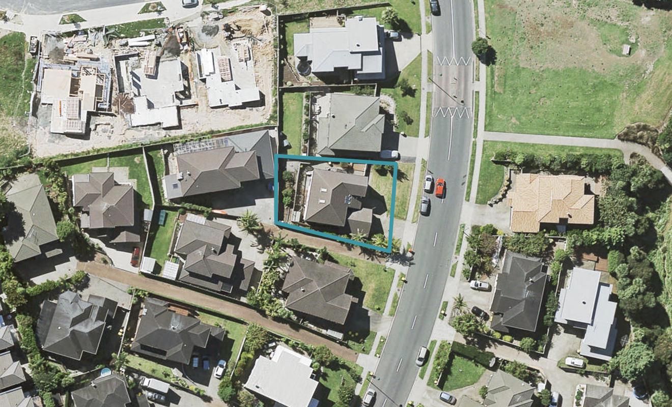 45 Medallion Drive, Oteha, Auckland - Carousel 1