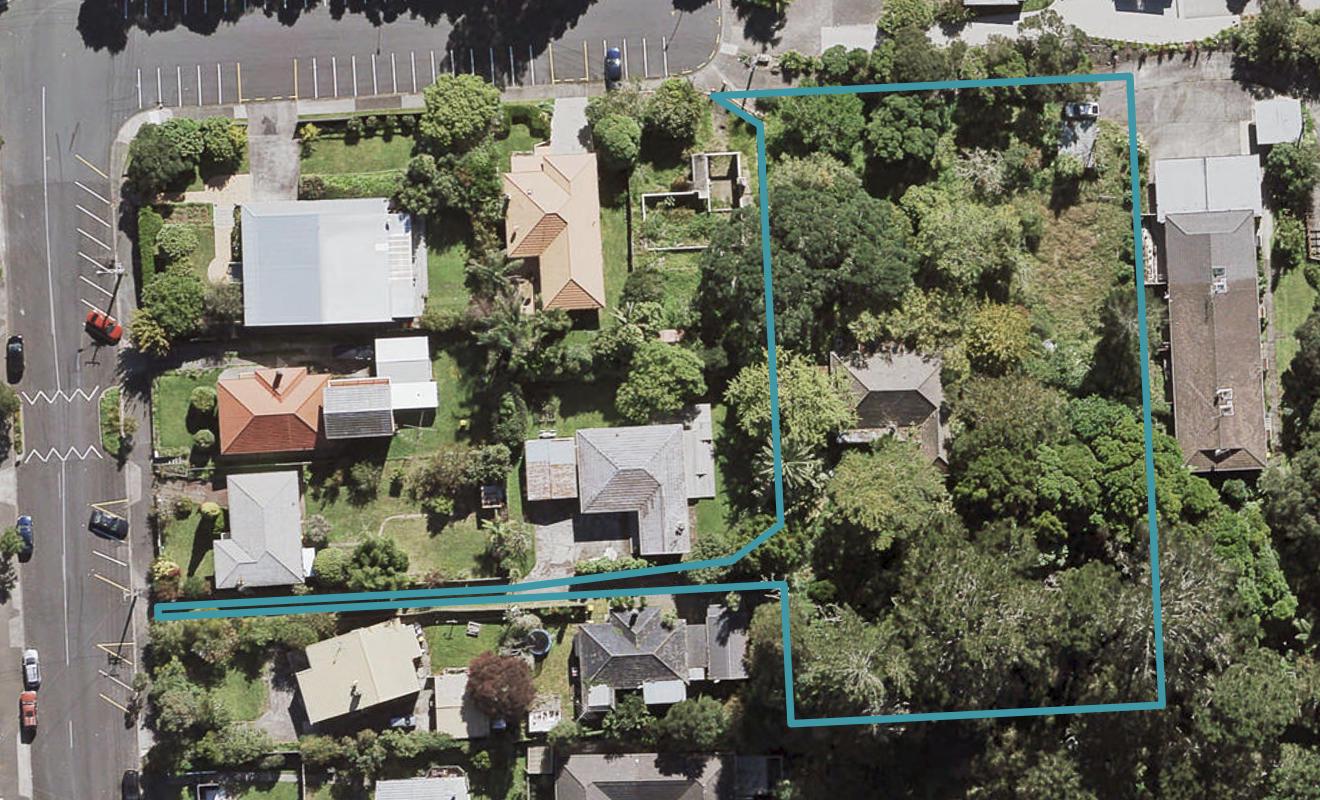 35 Mahara Avenue, Birkenhead, Auckland - Carousel 1