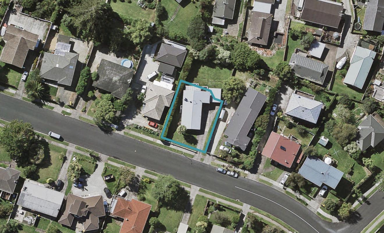 33 Riverhills Avenue, Pakuranga Heights, Auckland - Carousel 1