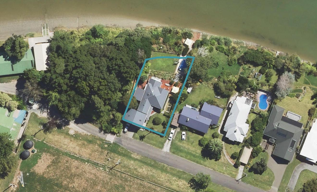 10 Score Road, Inner Kaiti, Gisborne - Carousel 1