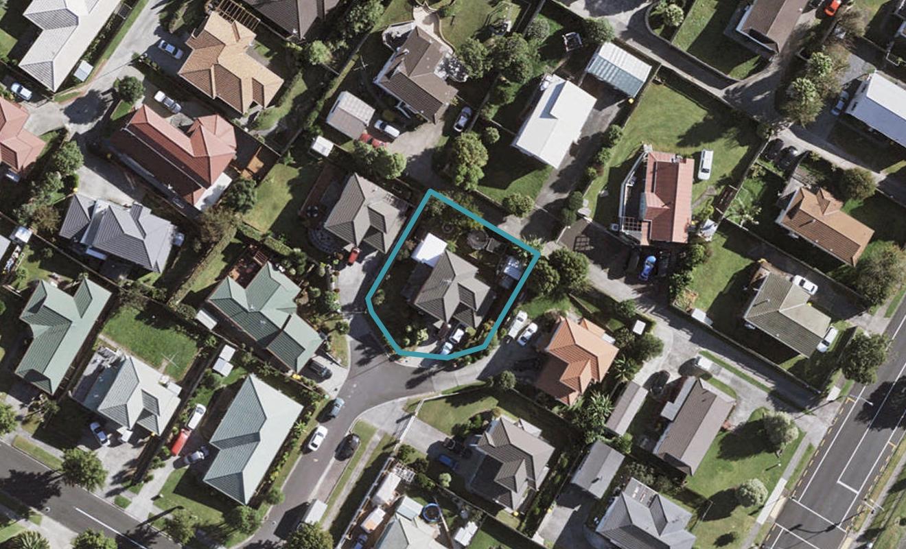 7 Baltic Place, Goodwood Heights, Auckland - Carousel 1