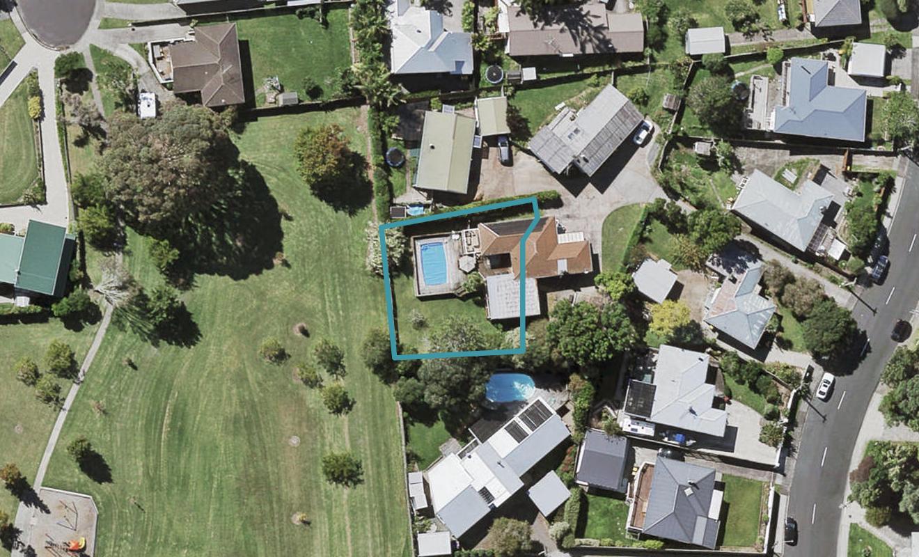 73A Selwyn Crescent, Forrest Hill, Auckland - Carousel 1