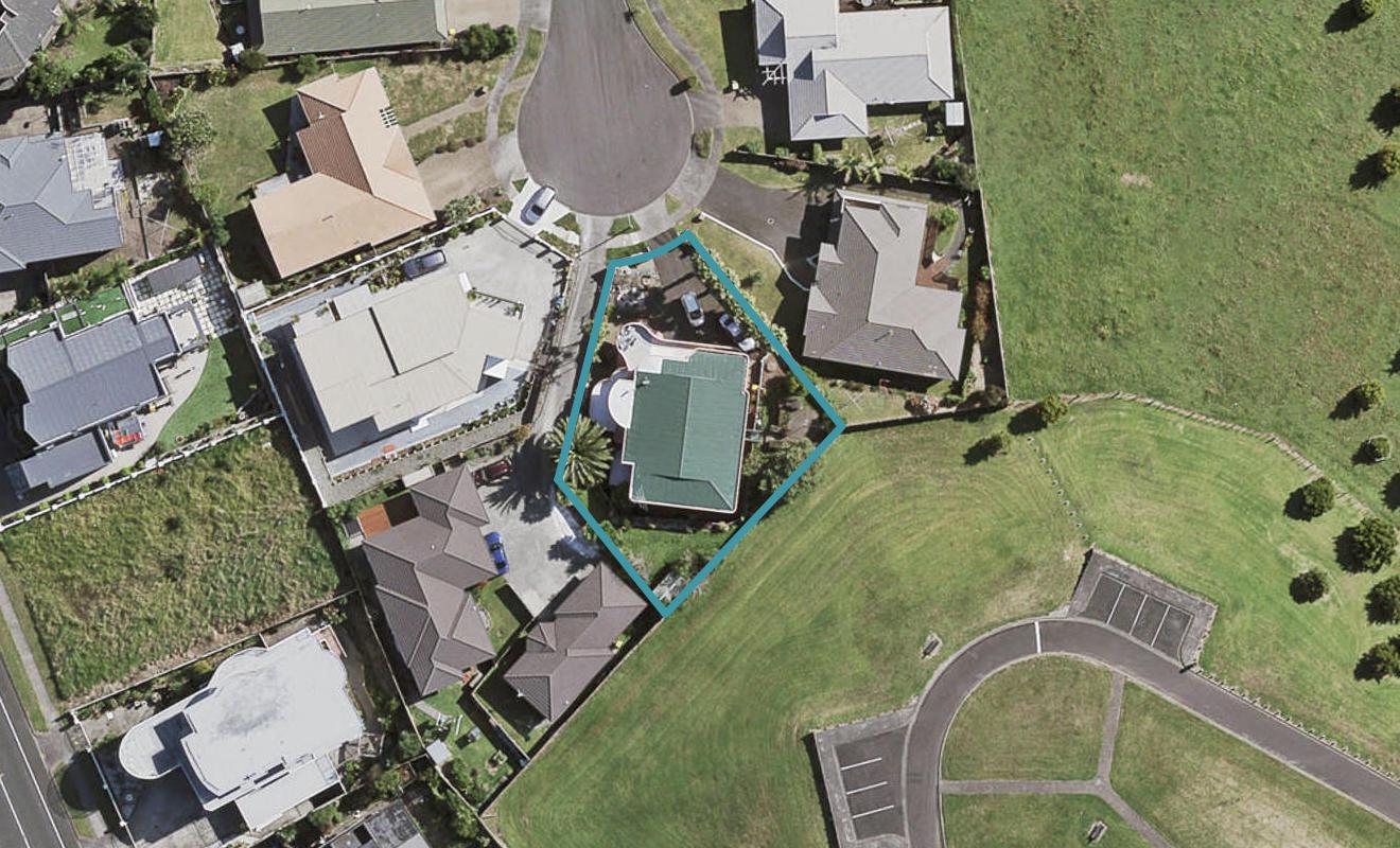 19 Capistrano Mews, Goodwood Heights, Auckland - Carousel 1