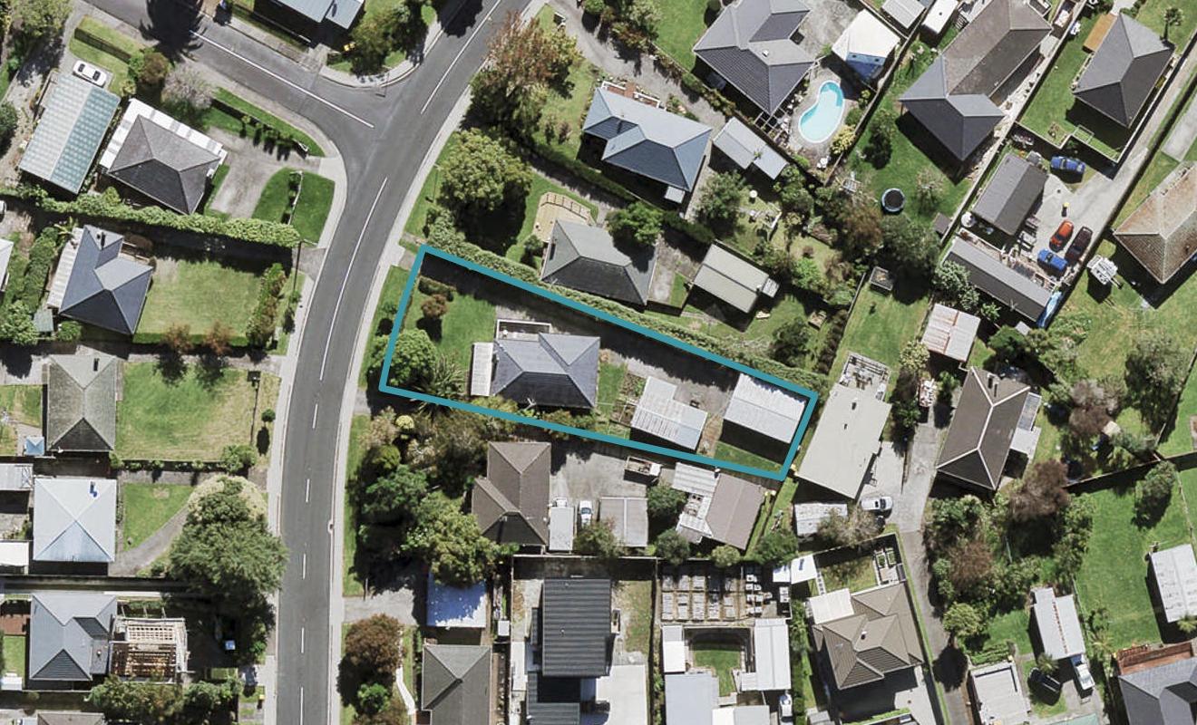 35 Kervil Avenue, Te Atatu Peninsula, Auckland - Carousel 1