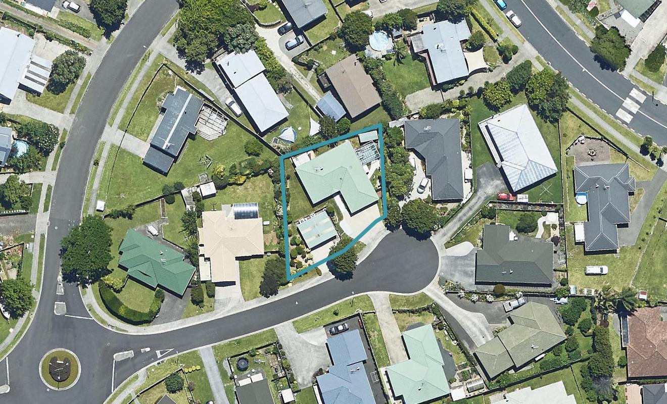 5 Whitby Place, Welcome Bay, Tauranga - Carousel 1