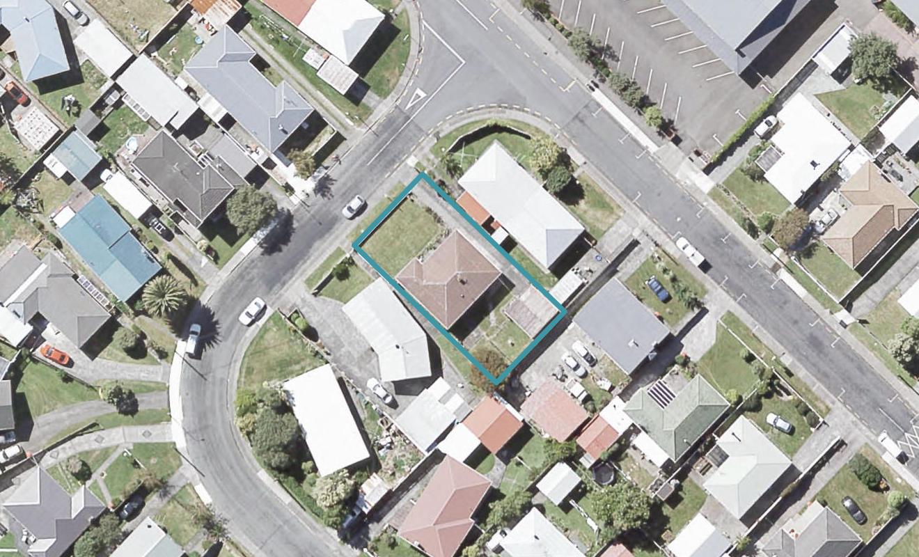 68 Karamu Crescent, Wainuiomata, Lower Hutt - Carousel 1