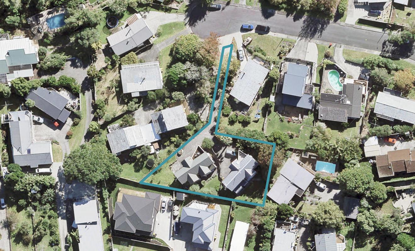 1/4 Idyll Place, Northcross, Auckland - Carousel 1