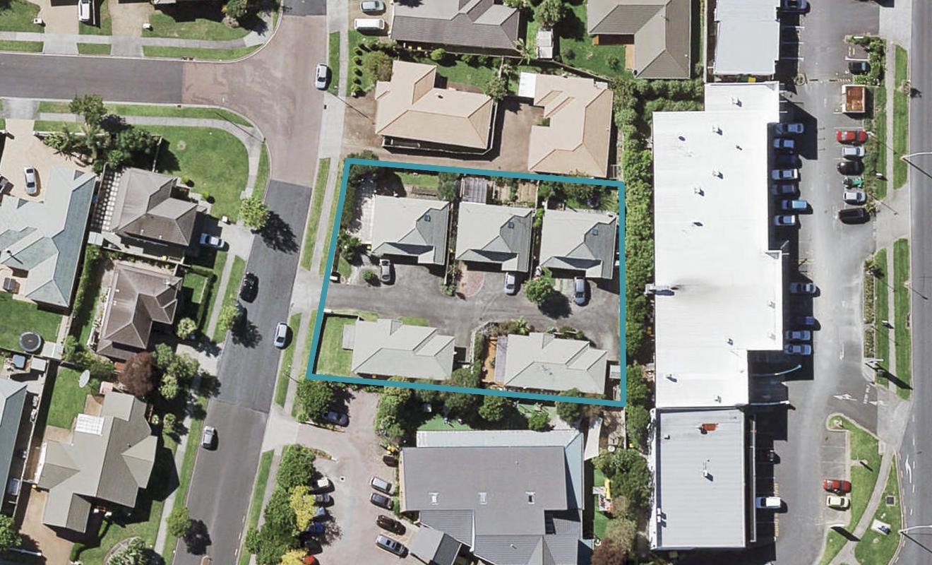 1/108 Bob Charles Drive, Golflands, Auckland - Carousel 1