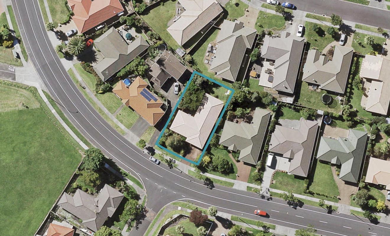114 Golfland Drive, Golflands, Auckland - Carousel 1