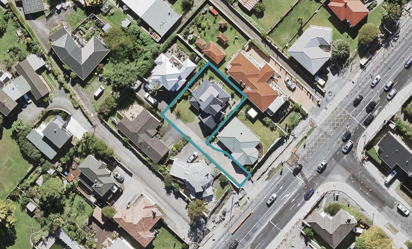 336A Te Atatu Road, Te Atatu South, Auckland - Carousel 1