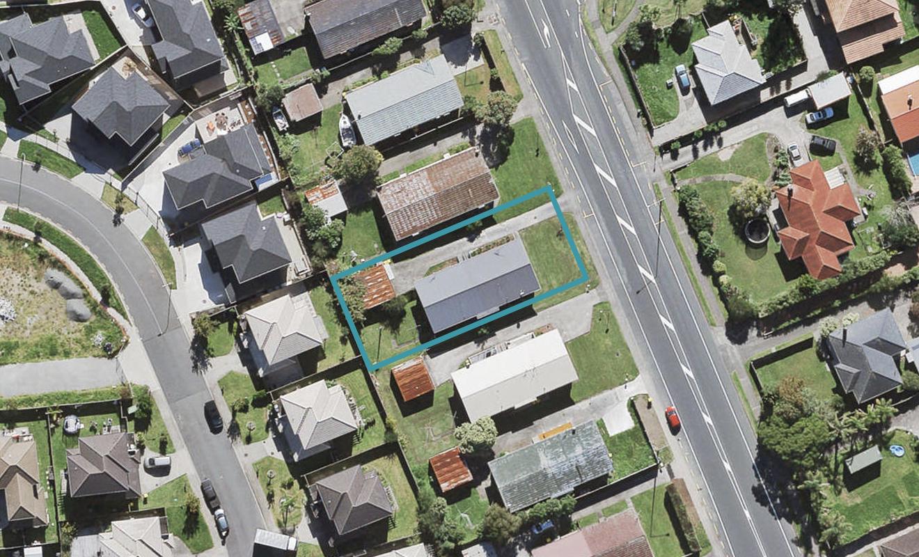 1/126 Te Atatu Road, Te Atatu South, Auckland - Carousel 1