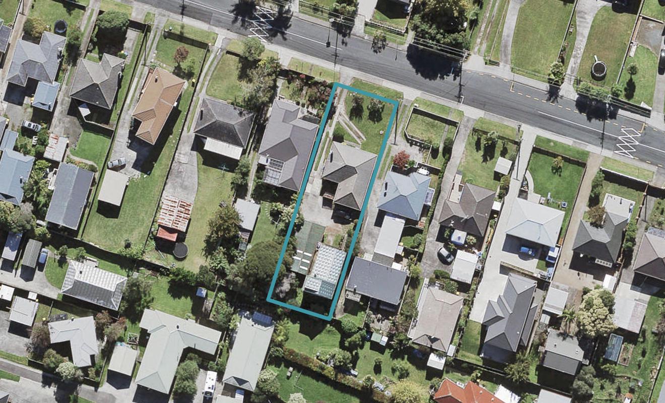 26 Strid Road, Te Atatu South, Auckland - Carousel 1