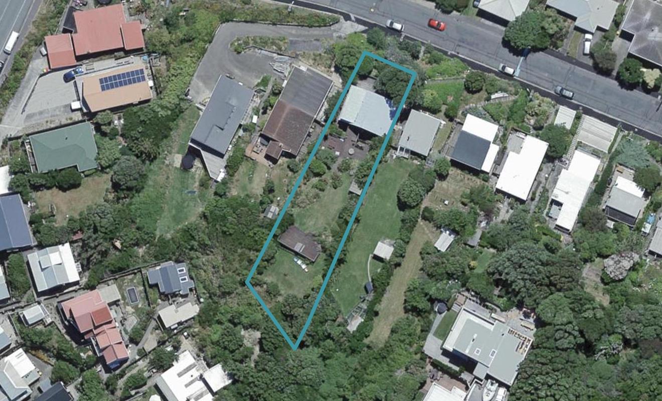 8 Robertson Street, Owhiro Bay, Wellington - Carousel 1