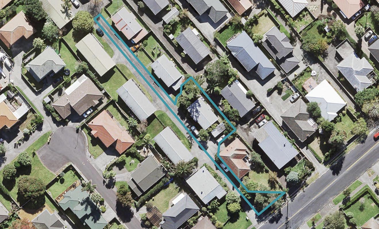 105B Hutchinson Avenue, New Lynn, Auckland - Carousel 1
