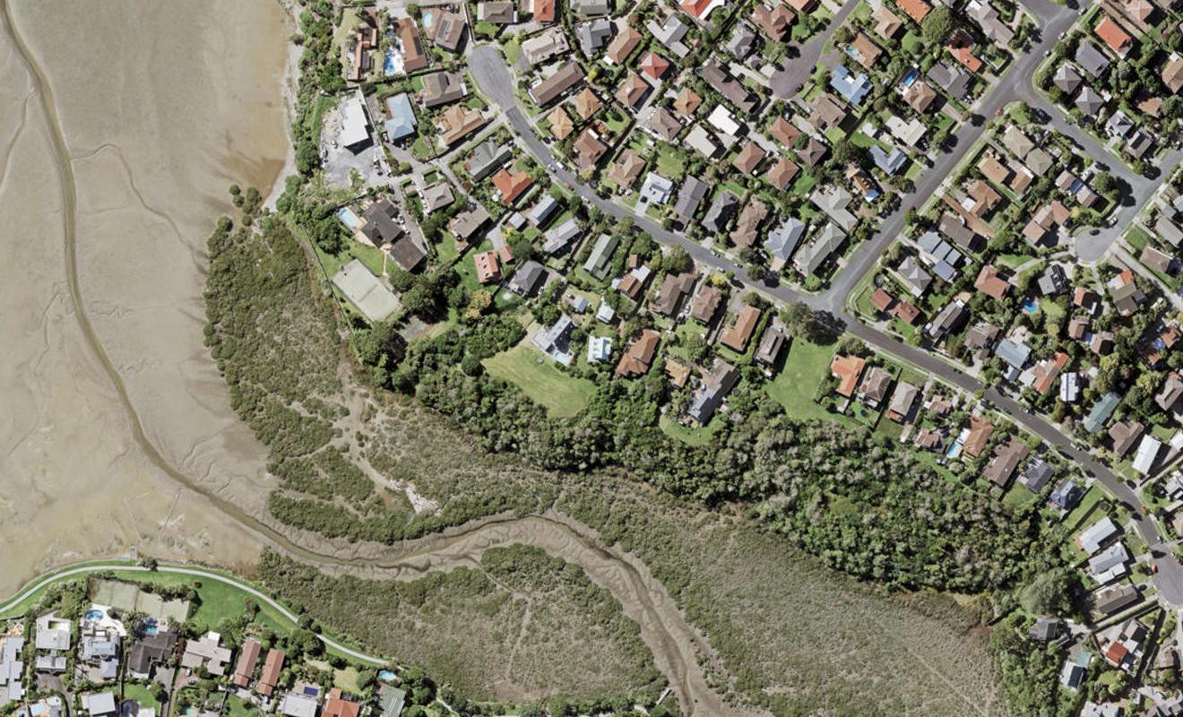 16B Venus Place, Half Moon Bay, Auckland - Carousel 1