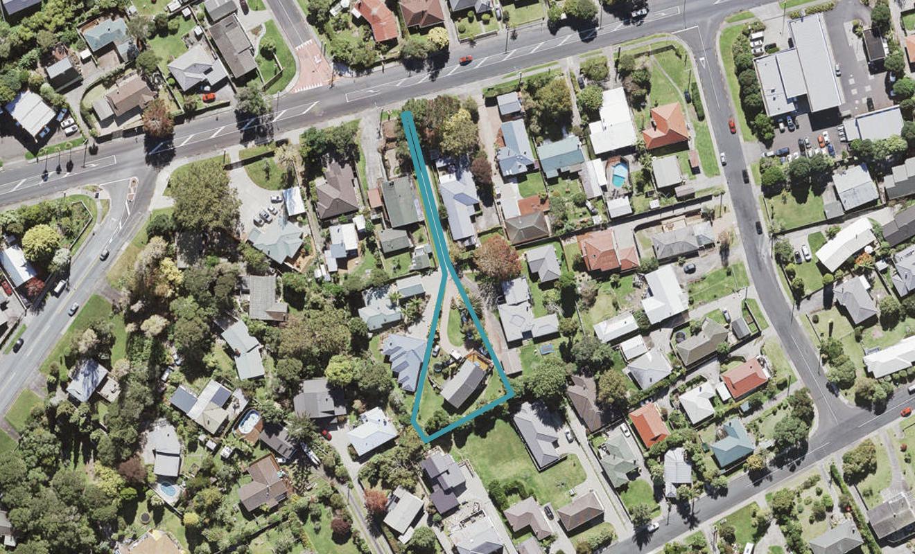 92B Godley Road, Green Bay, Auckland - Carousel 1
