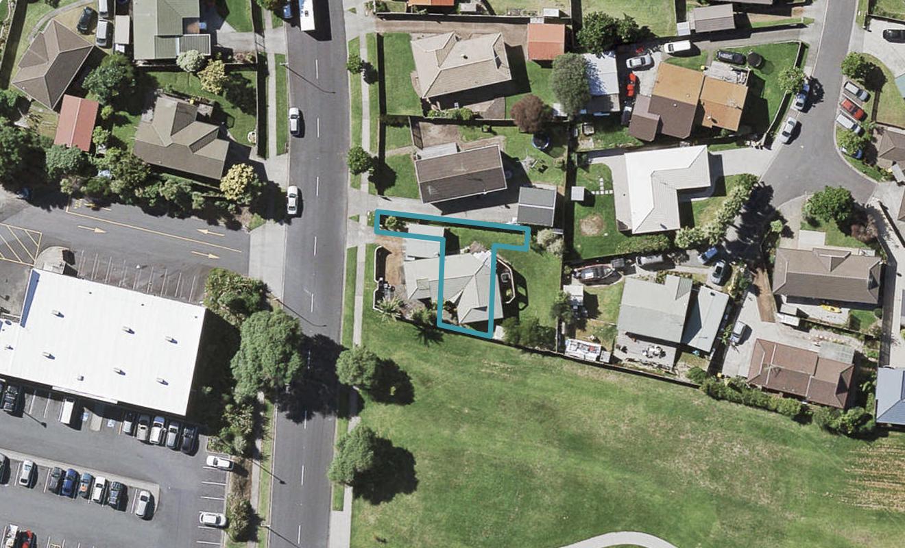 19 Burswood Drive, Burswood, Auckland - Carousel 1