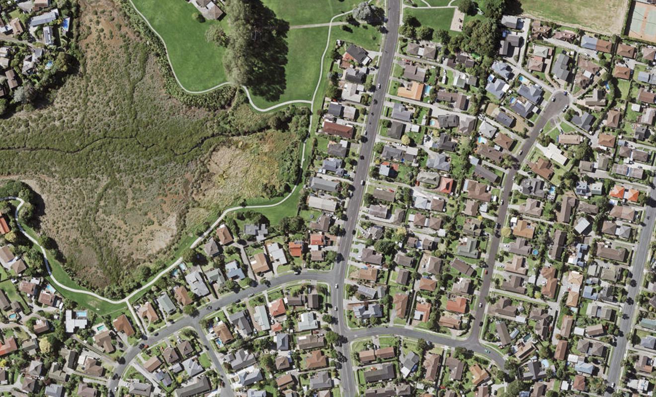 2/123 Prince Regent Drive, Half Moon Bay, Auckland - Carousel 1