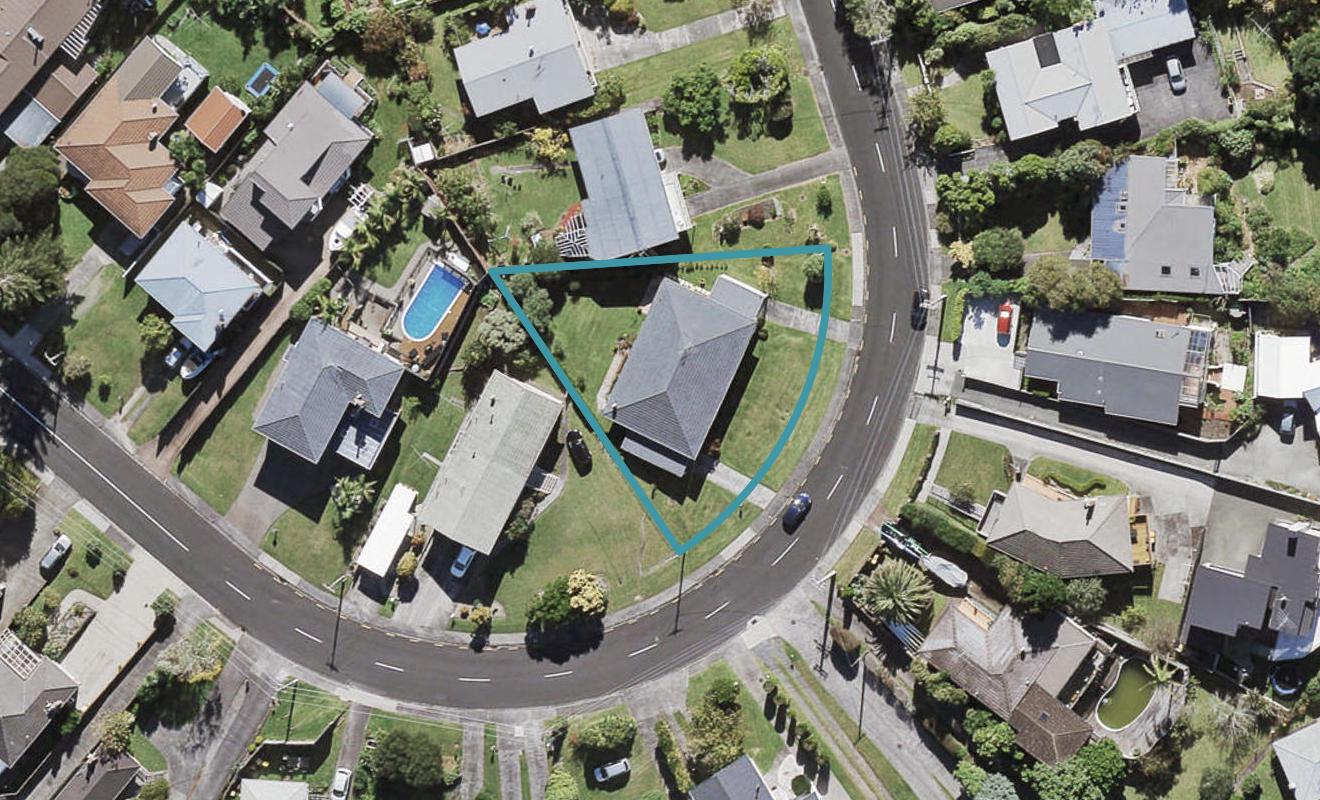 38 Jaemont Avenue, Te Atatu South, Auckland - Carousel 1