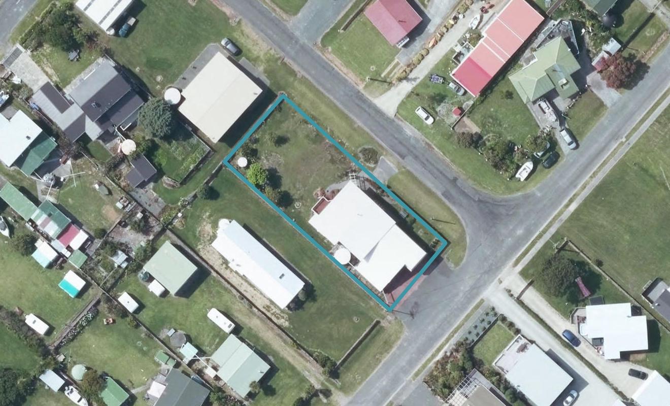 10 Domett Street, Mahia, Māhia - Carousel 1