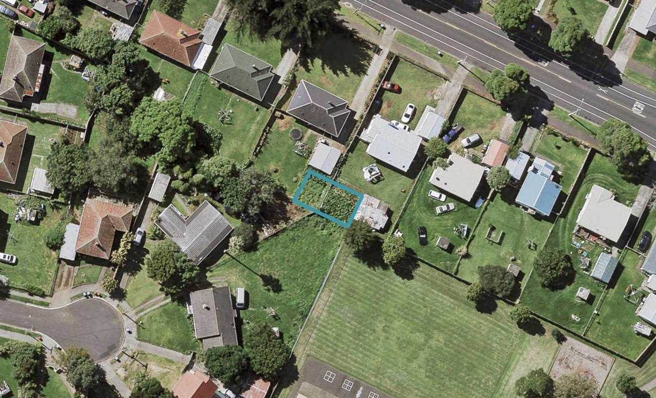 19 Parata Street, Point England, Auckland - Carousel 1