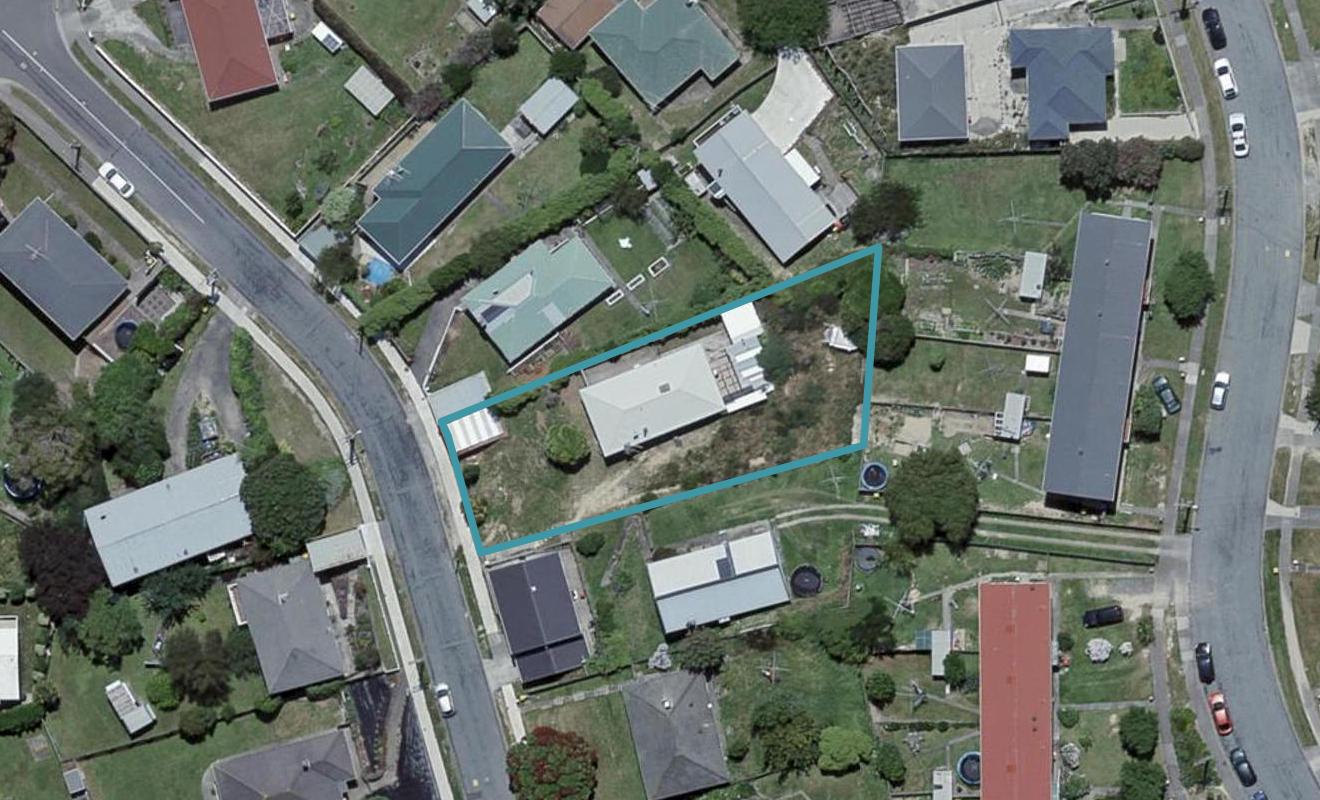 7 Anthony Street, Tawa, Wellington - Carousel 1