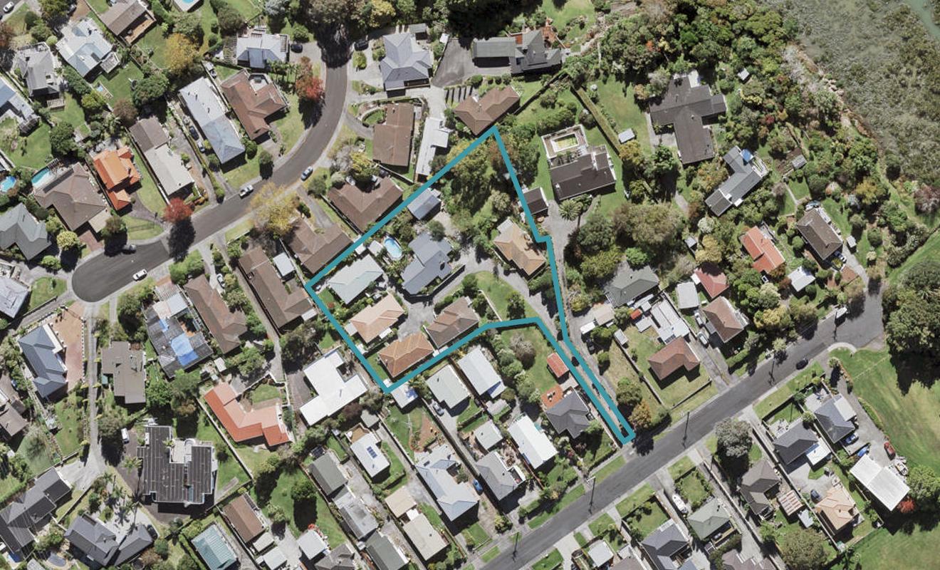 1/98 Roberts Road, Te Atatu South, Auckland - Carousel 1