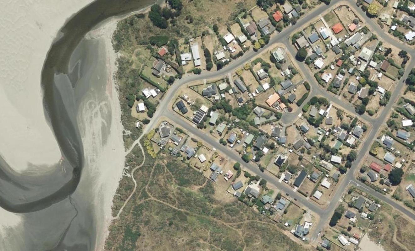 21 James Street, Waikawa Beach, Levin - Carousel 1