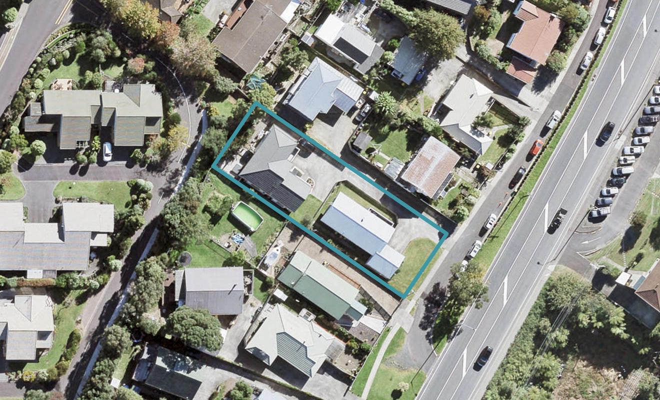 2/930 East Coast Road, Northcross, Auckland - Carousel 1