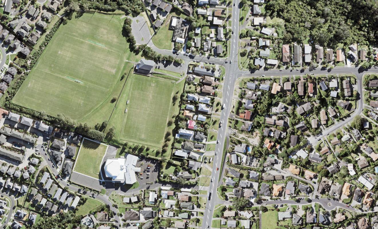2/842 East Coast Road, Oteha, Auckland - Carousel 1