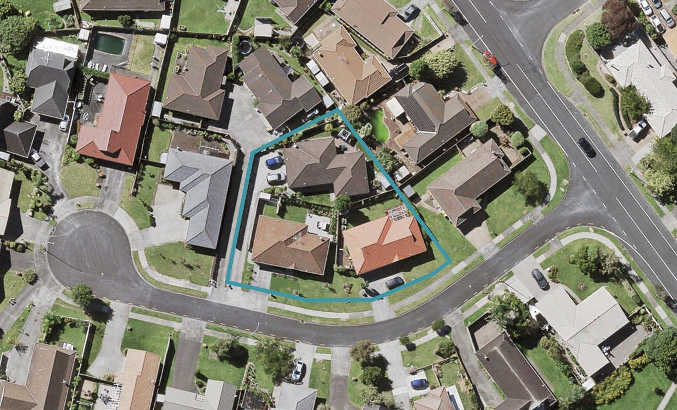 1/3 Mirabell Place, Golflands, Auckland - Carousel 1