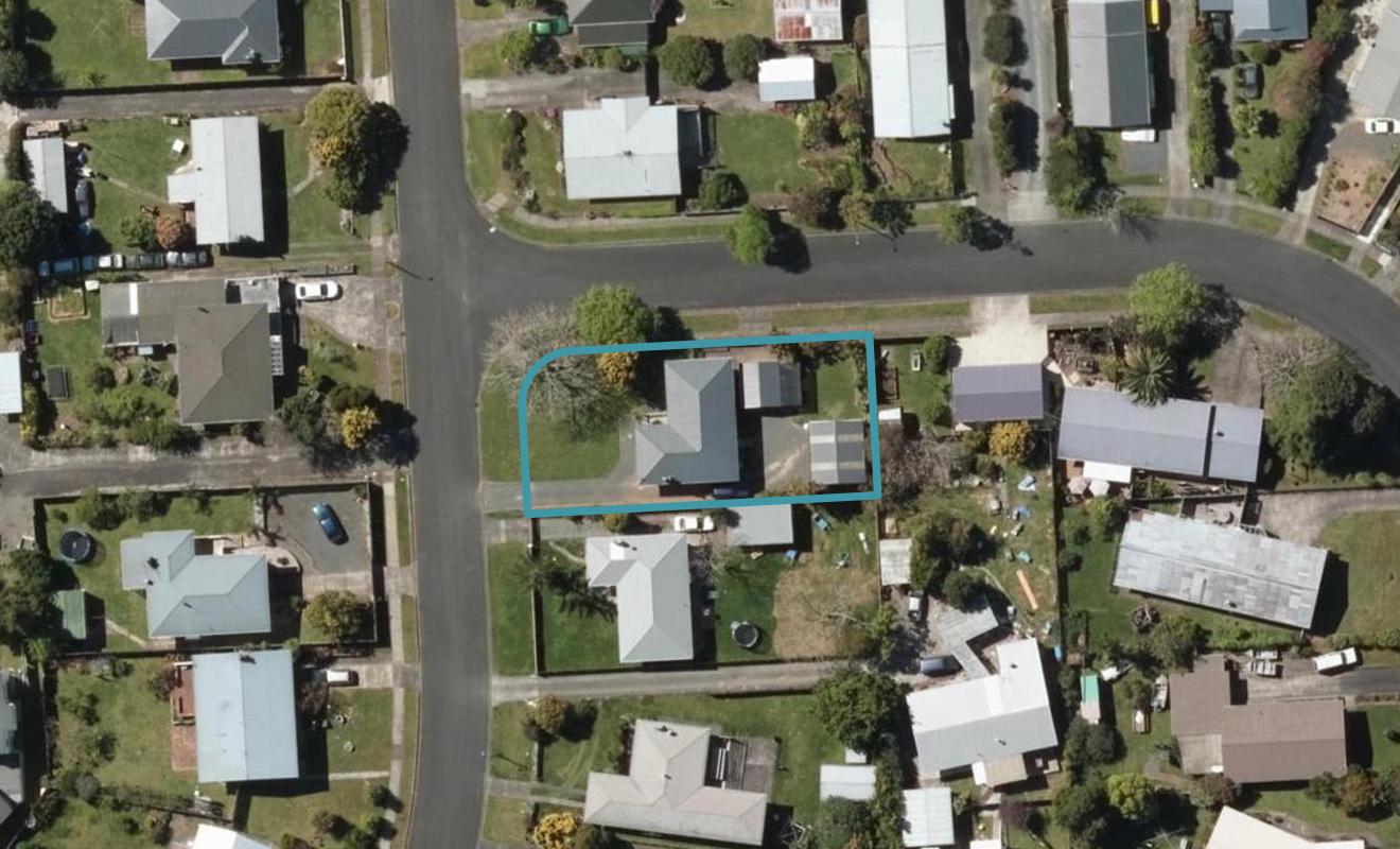 24 Otuhiwai Crescent, Tikipunga, Whangarei - Carousel 1