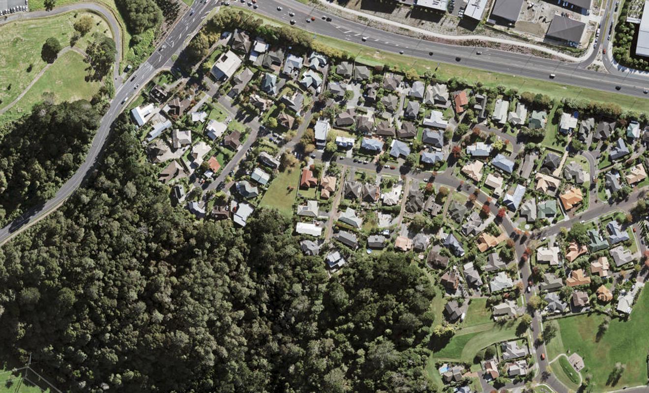 19B Bushlands Park Drive, Albany, Auckland - Carousel 1
