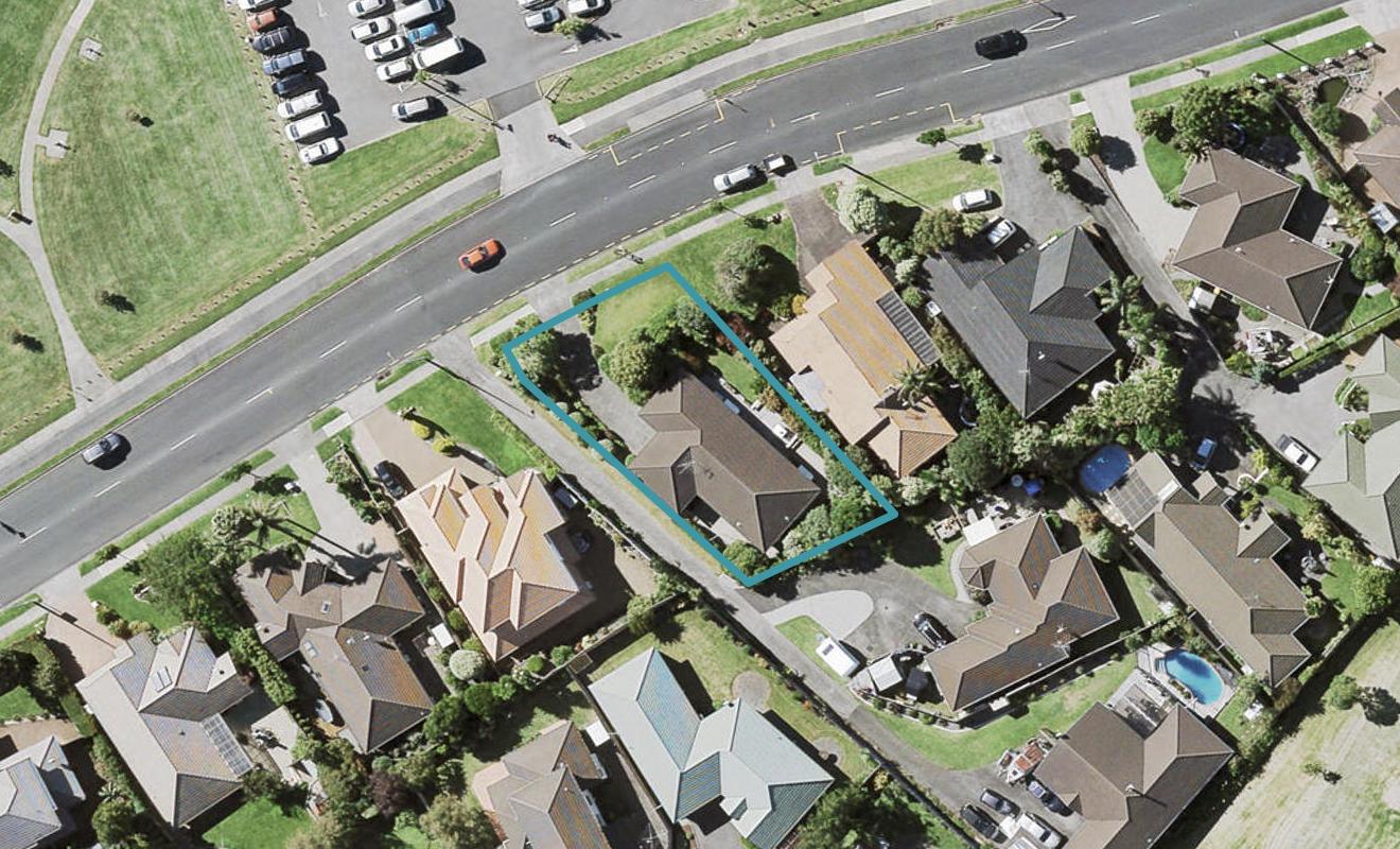 56 Meadowland Drive, Somerville, Auckland - Carousel 1