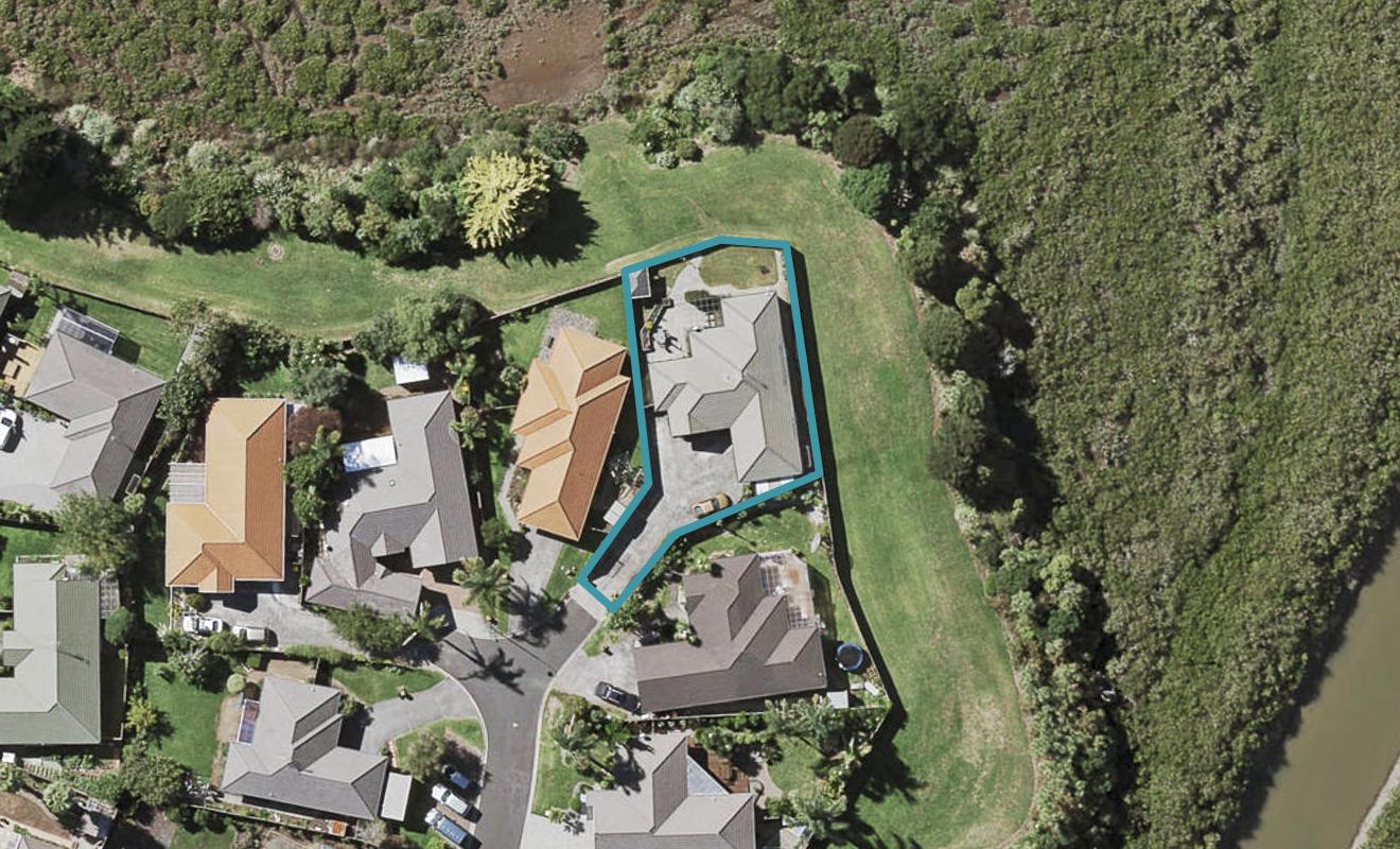 13 Corfield Way, Burswood, Auckland - Carousel 1