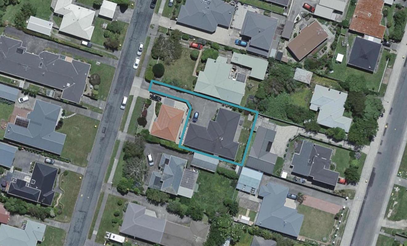 18A Nathan Street, Tawa, Wellington - Carousel 1