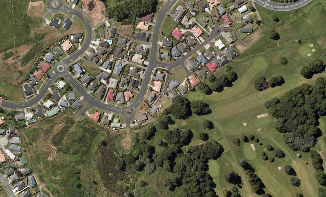 10 Lochiel Place, Kamo, Whangarei - Carousel 1