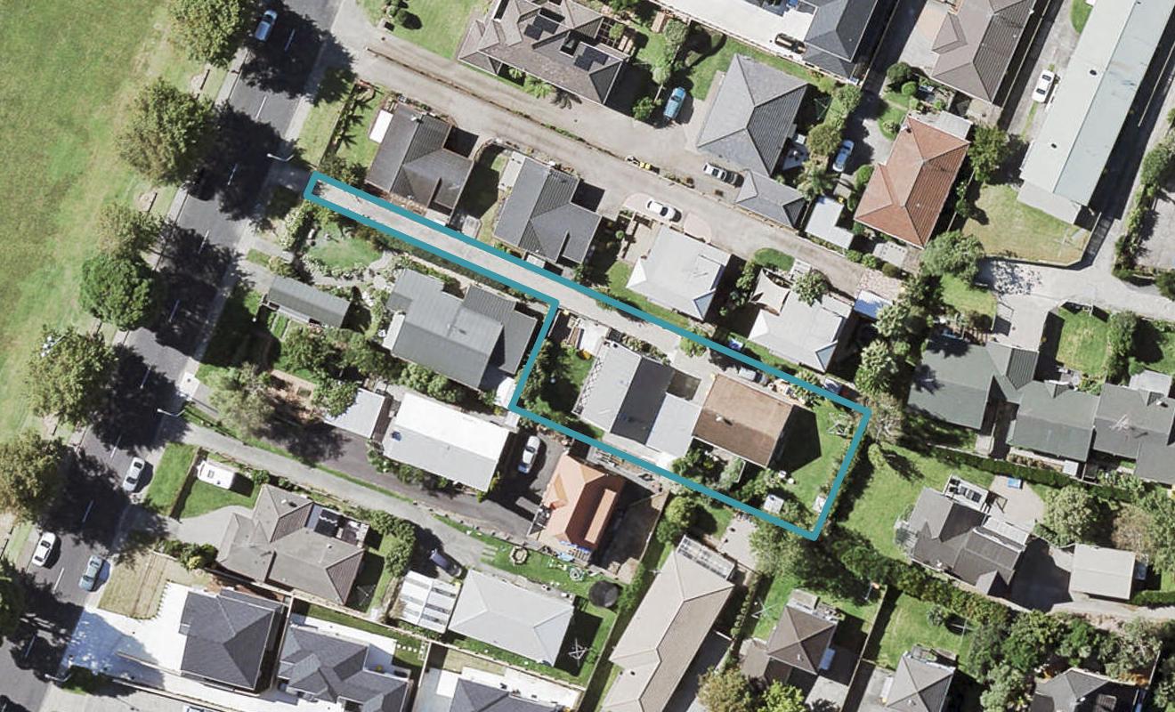 2/0 Moore Street, Howick, Auckland - Carousel 1