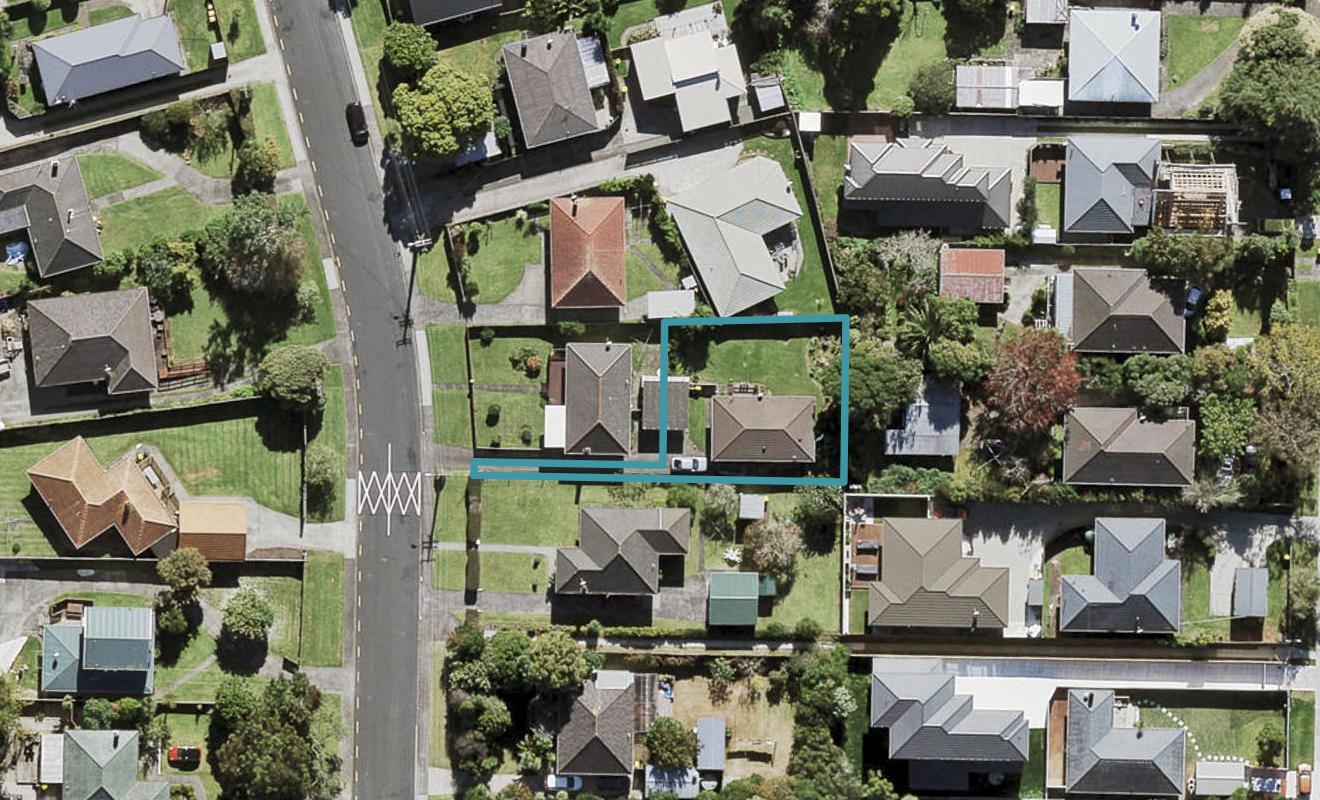 56A Neil Avenue, Te Atatu Peninsula, Auckland - Carousel 1