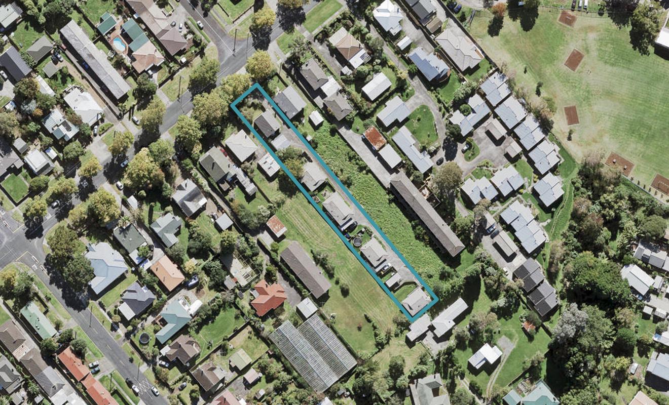 22 Seabrook Avenue, New Lynn, Auckland - Carousel 1