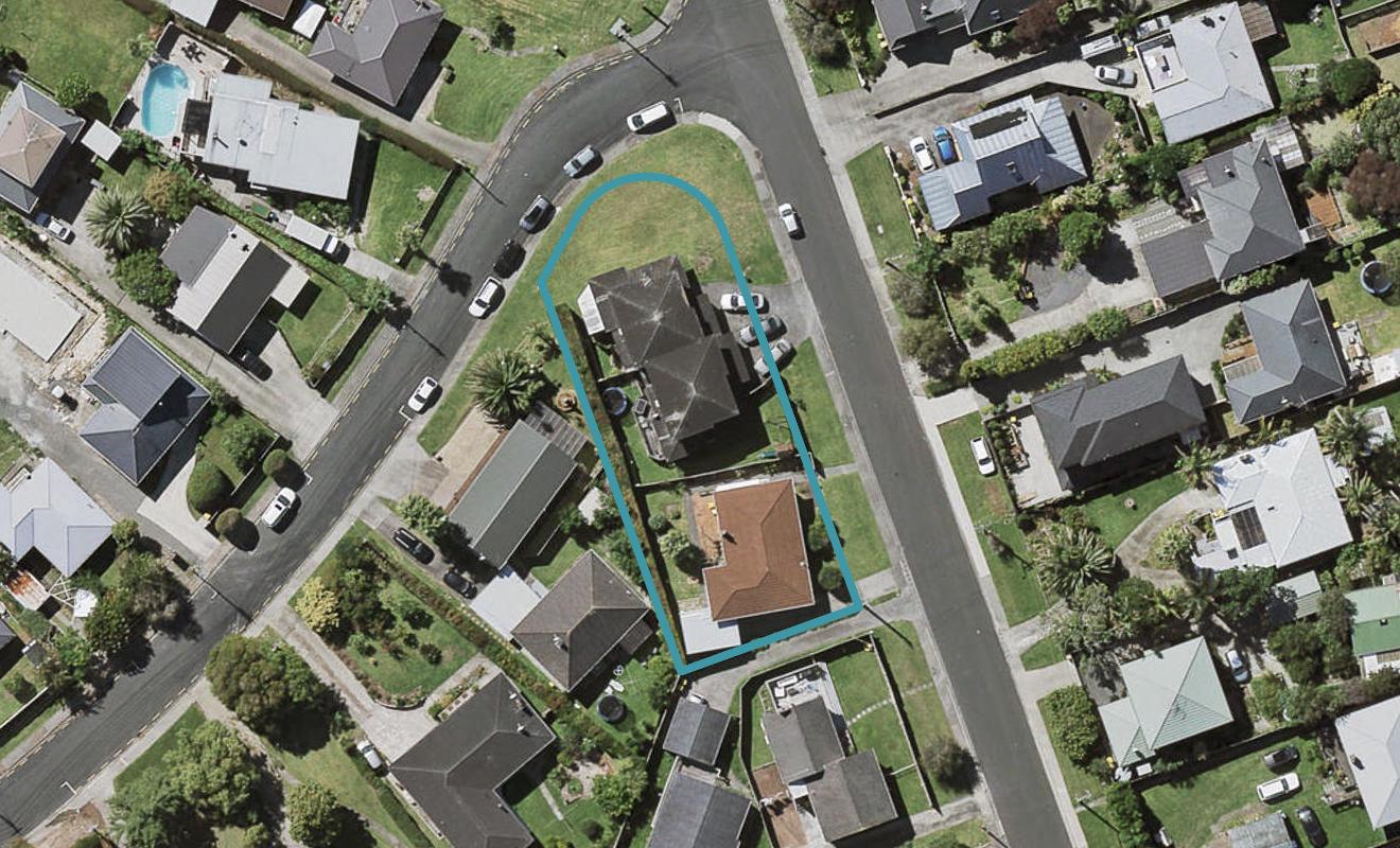 2/10 Raines Avenue, Forrest Hill, Auckland - Carousel 1