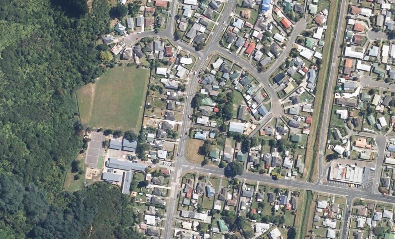 194 Wellington Road, Wainuiomata, Lower Hutt - Carousel 1
