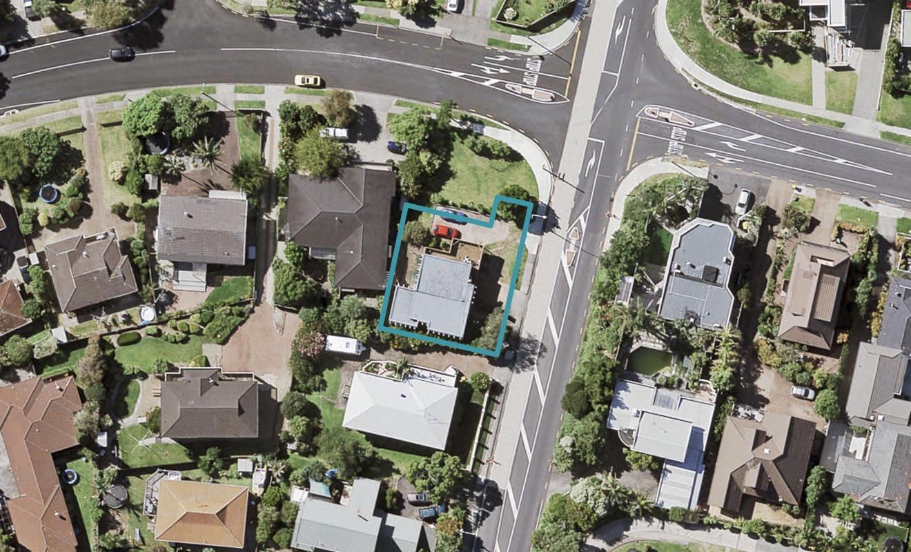 21 Pigeon Mountain Road, Half Moon Bay, Auckland - Carousel 1
