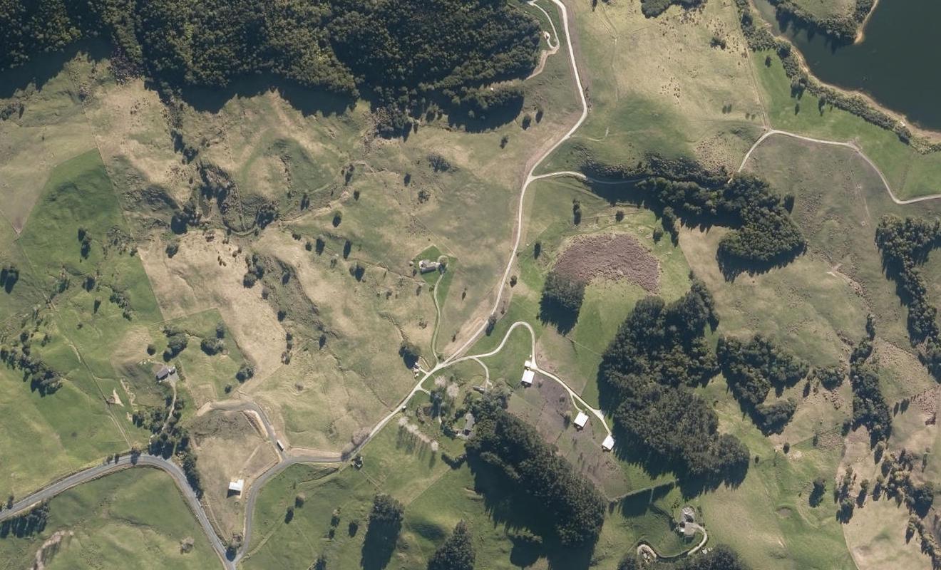 43 Brooklands Way, BRYNDERWYN, MAUNGATUROTO - Carousel 1