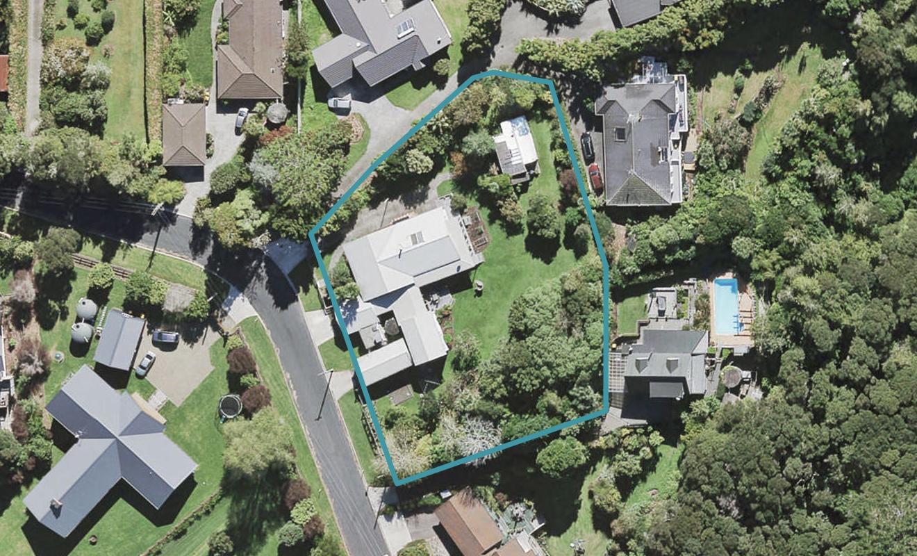 25 Ngarahana Avenue, Paremoremo, Auckland - Carousel 1